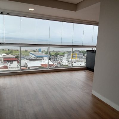 Apartamento com 92m², 3 quartos (sendo 1 suíte), 2 garagens, no bairro Kobrasol em São José