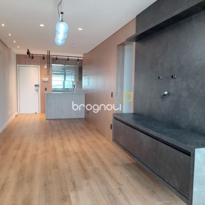 Apartamento com 92m², 3 quartos (sendo 1 suíte), 2 garagens, no bairro Kobrasol em São José