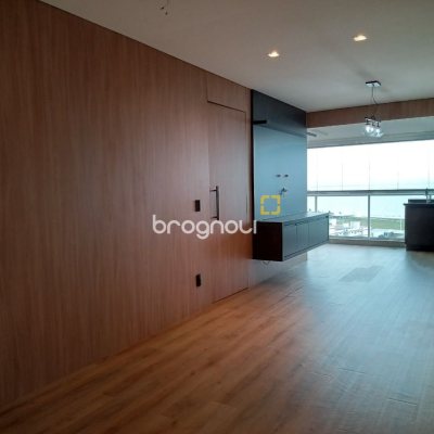 Apartamento com 92m², 3 quartos (sendo 1 suíte), 2 garagens, no bairro Kobrasol em São José