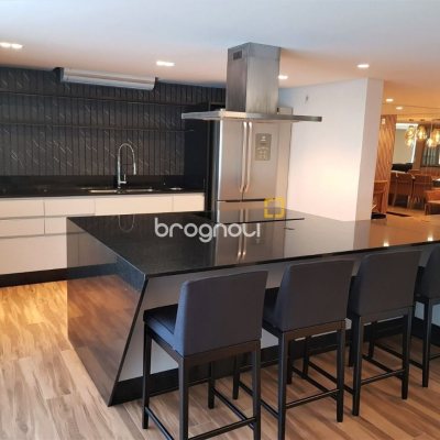 Apartamento com 92m², 3 quartos (sendo 1 suíte), 2 garagens, no bairro Kobrasol em São José