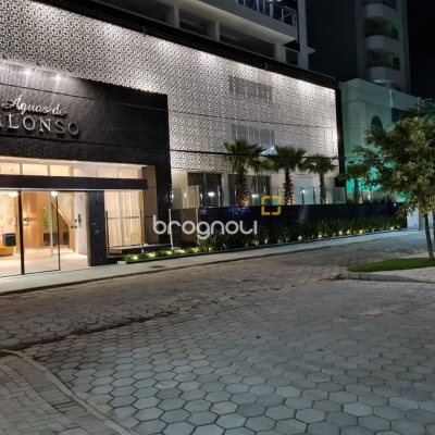 Apartamento com 92m², 3 quartos (sendo 1 suíte), 2 garagens, no bairro Kobrasol em São José