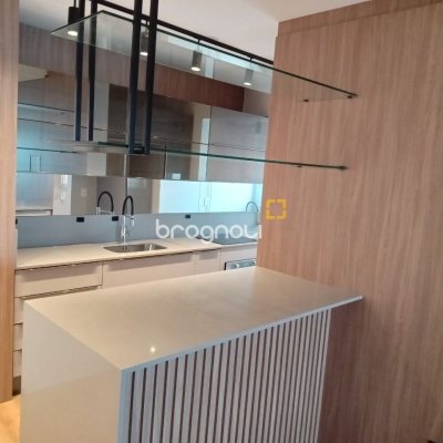 Apartamento com 92m², 3 quartos (sendo 1 suíte), 2 garagens, no bairro Kobrasol em São José