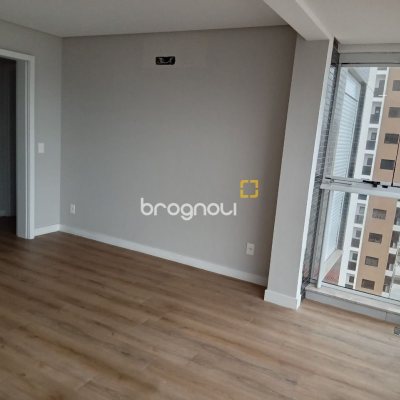Apartamento com 92m², 3 quartos (sendo 1 suíte), 2 garagens, no bairro Kobrasol em São José