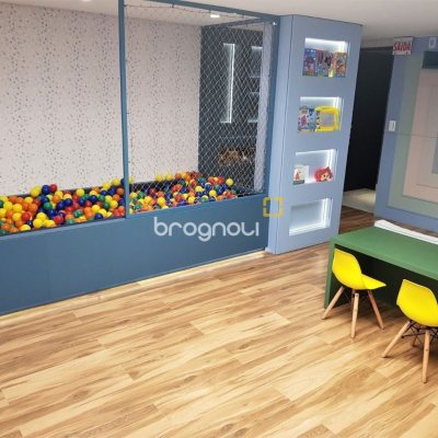 Apartamento com 92m², 3 quartos (sendo 1 suíte), 2 garagens, no bairro Kobrasol em São José