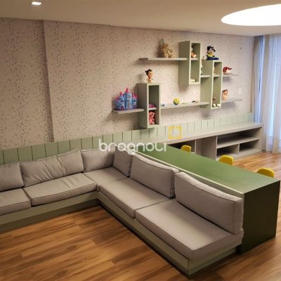 Apartamento com 92m², 3 quartos (sendo 1 suíte), 2 garagens, no bairro Kobrasol em São José