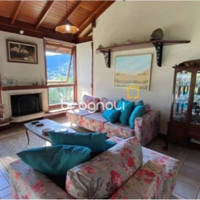 Casa com 680m², 6 quartos (sendo 3 suítes), 6 garagens, no bairro Lagoinha em Florianópolis