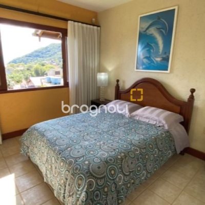 Casa com 680m², 6 quartos (sendo 3 suítes), 6 garagens, no bairro Lagoinha em Florianópolis