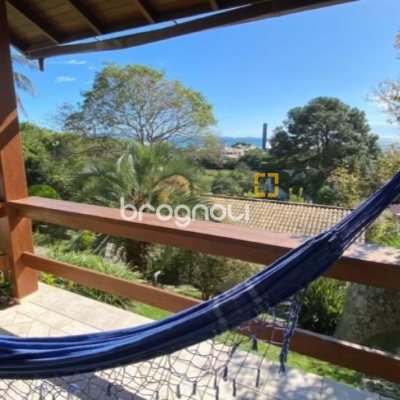 Casa com 680m², 6 quartos (sendo 3 suítes), 6 garagens, no bairro Lagoinha em Florianópolis