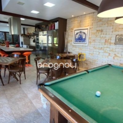 Casa com 680m², 6 quartos (sendo 3 suítes), 6 garagens, no bairro Lagoinha em Florianópolis