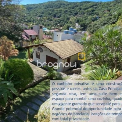 Casa com 680m², 6 quartos (sendo 3 suítes), 6 garagens, no bairro Lagoinha em Florianópolis