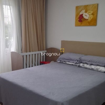 Casa com 200m², 3 quartos (sendo 1 suíte), 2 garagens, no bairro Rio Vermelho em Florianópolis