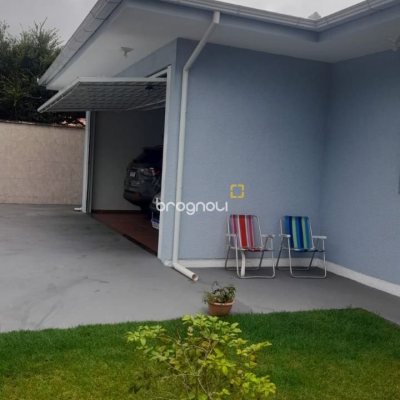 Casa com 200m², 3 quartos (sendo 1 suíte), 2 garagens, no bairro Rio Vermelho em Florianópolis