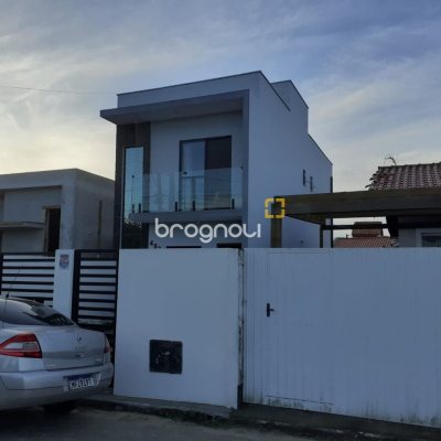 Casa com 105m², 2 quartos (sendo 2 suítes), 1 garagem, no bairro Rio Vermelho em Florianópolis