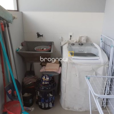 Casa com 105m², 2 quartos (sendo 2 suítes), 1 garagem, no bairro Rio Vermelho em Florianópolis
