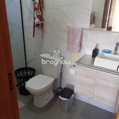 Casa com 105m², 2 quartos (sendo 2 suítes), 1 garagem, no bairro Rio Vermelho em Florianópolis
