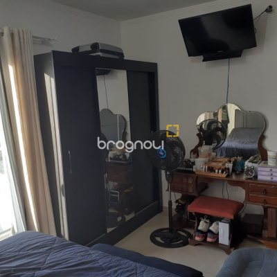 Casa com 105m², 2 quartos (sendo 2 suítes), 1 garagem, no bairro Rio Vermelho em Florianópolis
