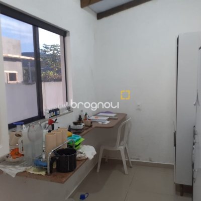 Casa com 105m², 2 quartos (sendo 2 suítes), 1 garagem, no bairro Rio Vermelho em Florianópolis