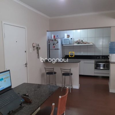 Apartamento com 72m², 2 quartos, no bairro Centro em Florianópolis
