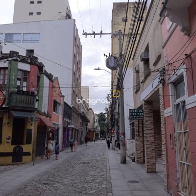 Apartamento com 72m², 2 quartos, no bairro Centro em Florianópolis