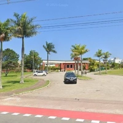 Casa com 454m², 8 quartos (sendo 4 suítes), 3 garagens, no bairro Rio Tavares em Florianópolis
