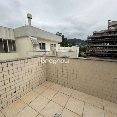Cobertura com 182m², 3 quartos (sendo 1 suíte), 2 garagens, no bairro Córrego Grande em Florianópolis