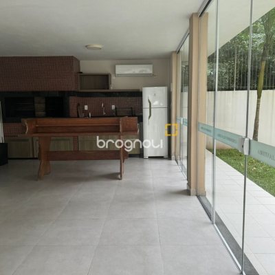 Cobertura com 182m², 3 quartos (sendo 1 suíte), 2 garagens, no bairro Córrego Grande em Florianópolis