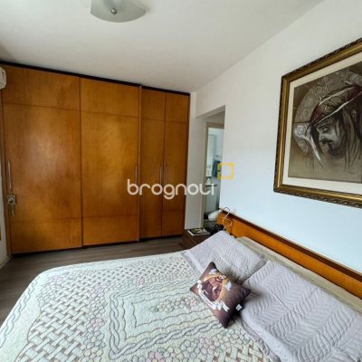 Cobertura com 182m², 3 quartos (sendo 1 suíte), 2 garagens, no bairro Córrego Grande em Florianópolis