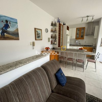 Cobertura com 182m², 3 quartos (sendo 1 suíte), 2 garagens, no bairro Córrego Grande em Florianópolis