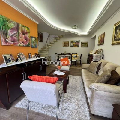 Cobertura com 182m², 3 quartos (sendo 1 suíte), 2 garagens, no bairro Córrego Grande em Florianópolis