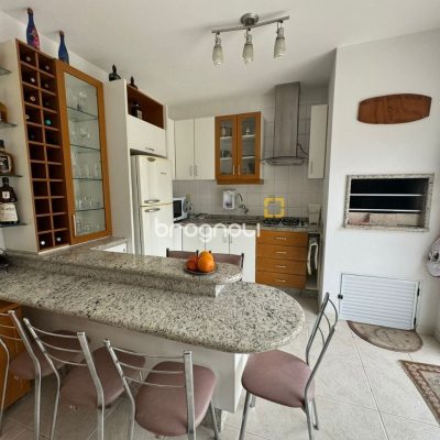 Cobertura com 182m², 3 quartos (sendo 1 suíte), 2 garagens, no bairro Córrego Grande em Florianópolis
