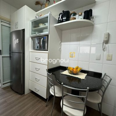 Cobertura com 182m², 3 quartos (sendo 1 suíte), 2 garagens, no bairro Córrego Grande em Florianópolis