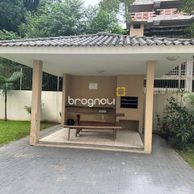 Cobertura com 182m², 3 quartos (sendo 1 suíte), 2 garagens, no bairro Córrego Grande em Florianópolis