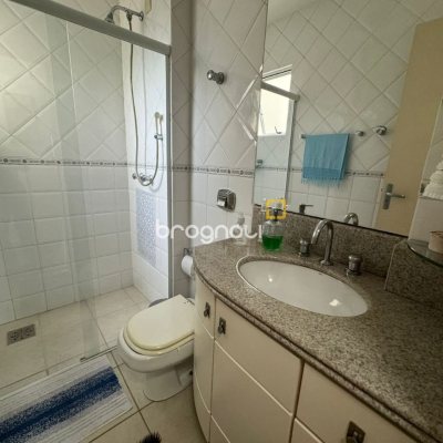Cobertura com 182m², 3 quartos (sendo 1 suíte), 2 garagens, no bairro Córrego Grande em Florianópolis