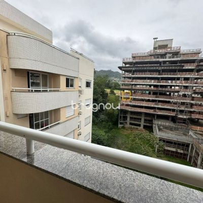 Cobertura com 182m², 3 quartos (sendo 1 suíte), 2 garagens, no bairro Córrego Grande em Florianópolis