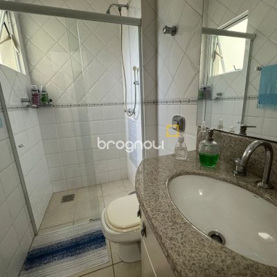 Cobertura com 182m², 3 quartos (sendo 1 suíte), 2 garagens, no bairro Córrego Grande em Florianópolis