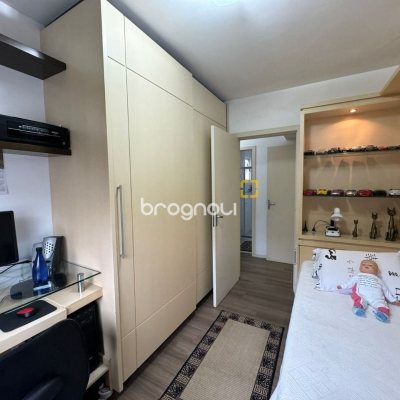 Cobertura com 182m², 3 quartos (sendo 1 suíte), 2 garagens, no bairro Córrego Grande em Florianópolis