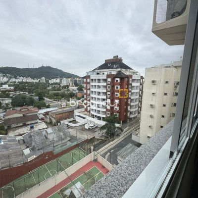 Cobertura com 182m², 3 quartos (sendo 1 suíte), 2 garagens, no bairro Córrego Grande em Florianópolis