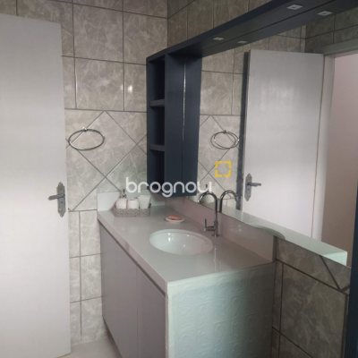Casa com 85m², 2 quartos, 3 garagens, no bairro Ribeirão da Ilha em Florianópolis