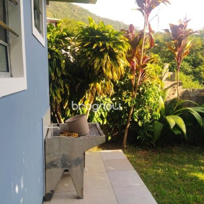 Casa com 85m², 2 quartos, 3 garagens, no bairro Ribeirão da Ilha em Florianópolis