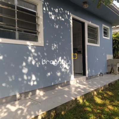 Casa com 85m², 2 quartos, 3 garagens, no bairro Ribeirão da Ilha em Florianópolis