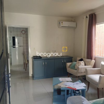 Casa com 85m², 2 quartos, 3 garagens, no bairro Ribeirão da Ilha em Florianópolis