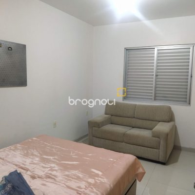 Casa com 85m², 2 quartos, 3 garagens, no bairro Ribeirão da Ilha em Florianópolis