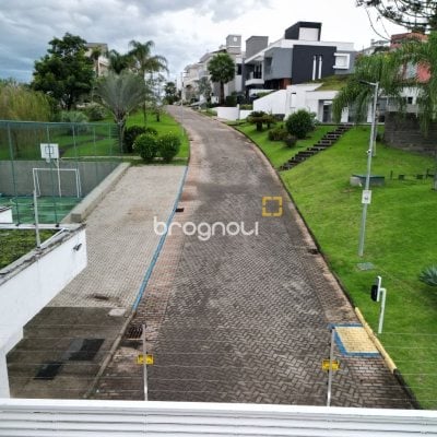 Terreno com 355m², no bairro Estreito em Florianópolis