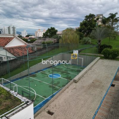 Terreno com 355m², no bairro Estreito em Florianópolis
