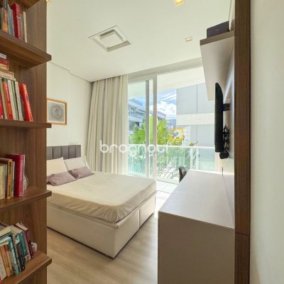 Apartamento com 180m², 3 quartos (sendo 3 suítes), 2 garagens, no bairro Novo Campeche em Florianópolis