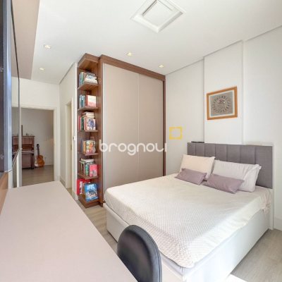 Apartamento com 180m², 3 quartos (sendo 3 suítes), 2 garagens, no bairro Novo Campeche em Florianópolis