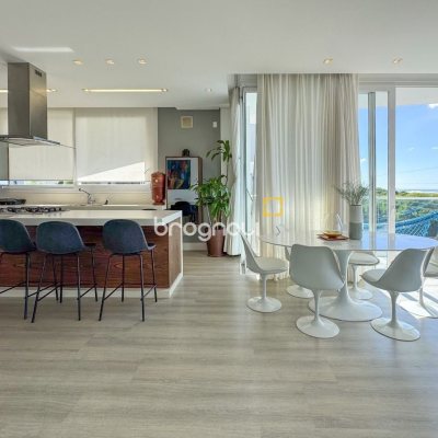 Apartamento com 180m², 3 quartos (sendo 3 suítes), 2 garagens, no bairro Novo Campeche em Florianópolis