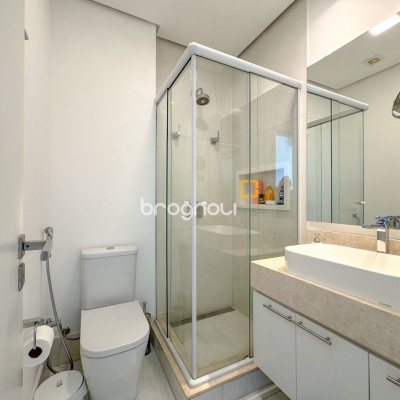 Apartamento com 180m², 3 quartos (sendo 3 suítes), 2 garagens, no bairro Novo Campeche em Florianópolis