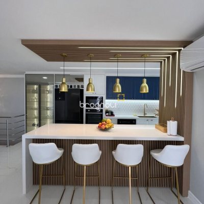 Cobertura com 195m², 3 quartos (sendo 3 suítes), 2 garagens, no bairro Ingleses em Florianópolis