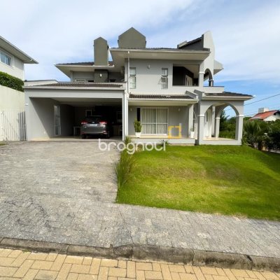 Casa de Condomínio com 295m², 4 quartos (sendo 3 suítes), 2 garagens, no bairro Santo Antônio de Lisboa em Florianópolis